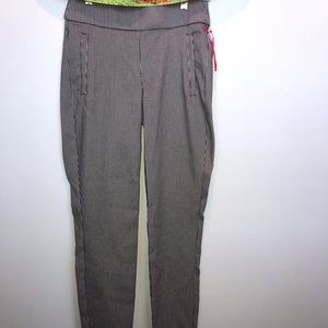NWT ELLE pull on skinny business pants